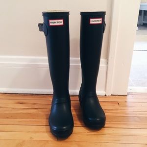 MATTE BLACK TALL HUNTER RAIN BOOTS SIZE 5